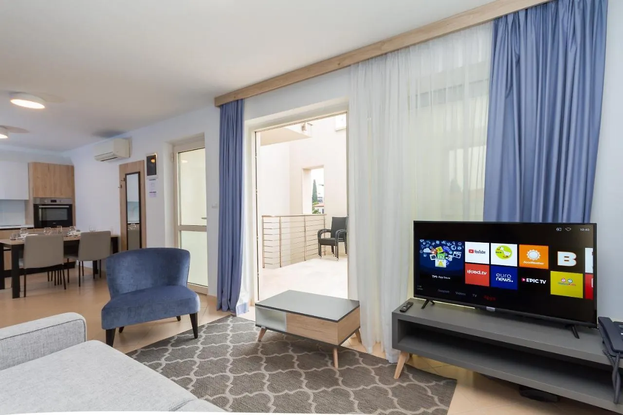 Garden Palace - Apartment Sembid With Terrace Umago Croazia