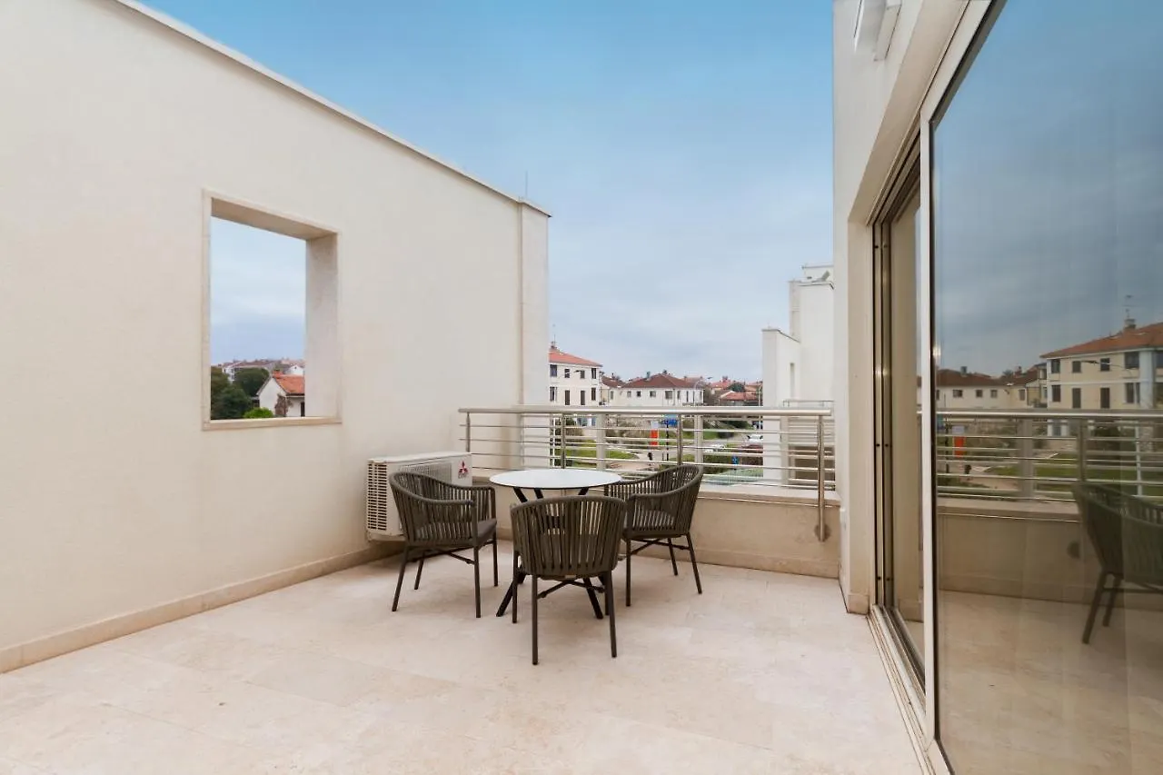 Garden Palace - Apartment Sembid With Terrace Umago