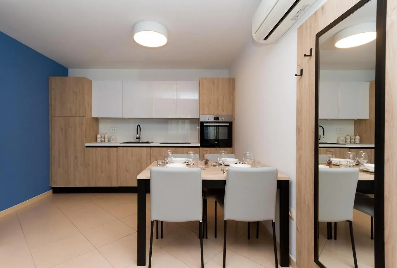 Garden Palace - Apartment Sembid With Terrace Umago Croazia