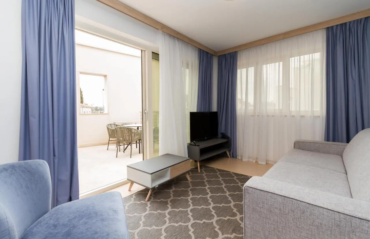 Garden Palace - Apartment Sembid With Terrace Umago