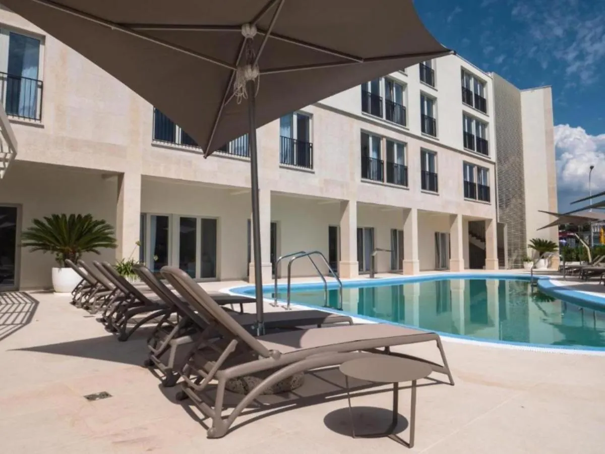 Garden Palace - Apartment Sembid With Terrace Umago