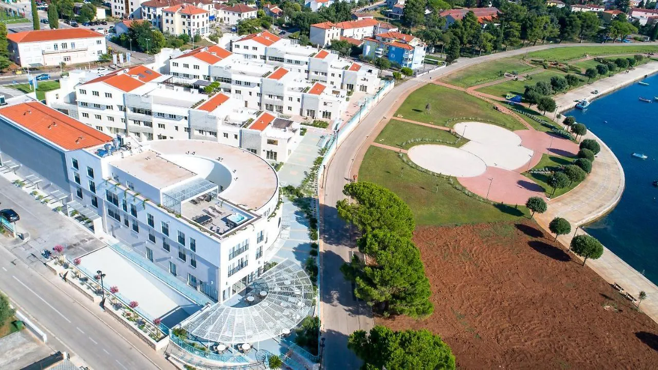 Garden Palace - Apartment Sembid With Terrace Umago 0*,